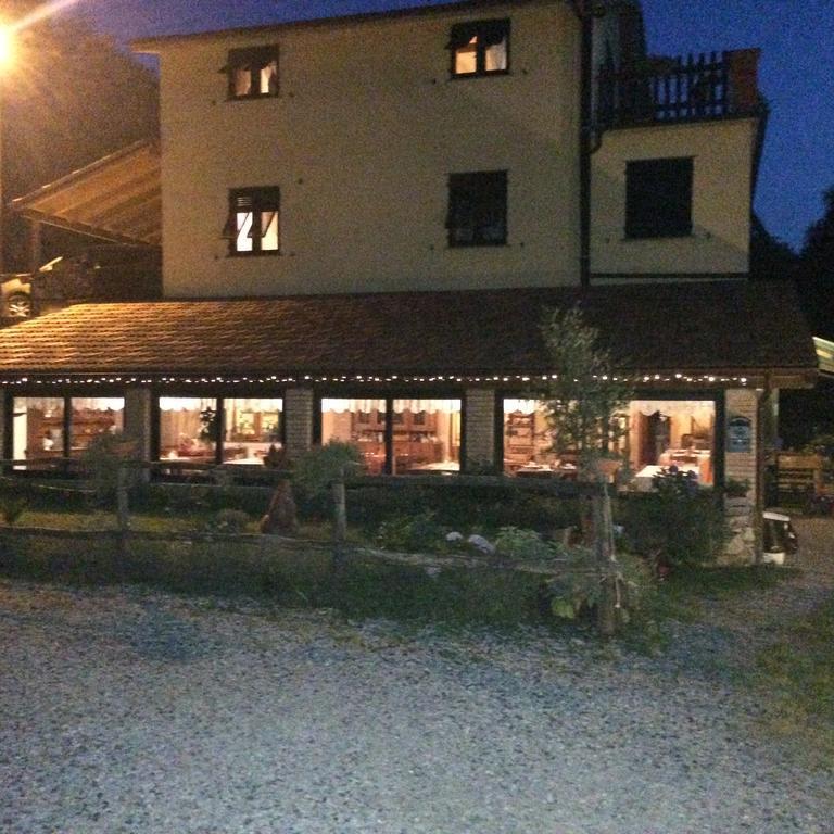 Agriturismo La Taverna Del Nonno Borzonasca Ngoại thất bức ảnh